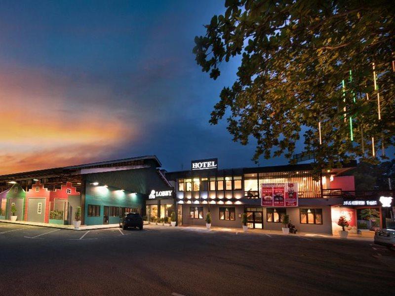 The Wood Boutique Hotel Muar Exterior photo