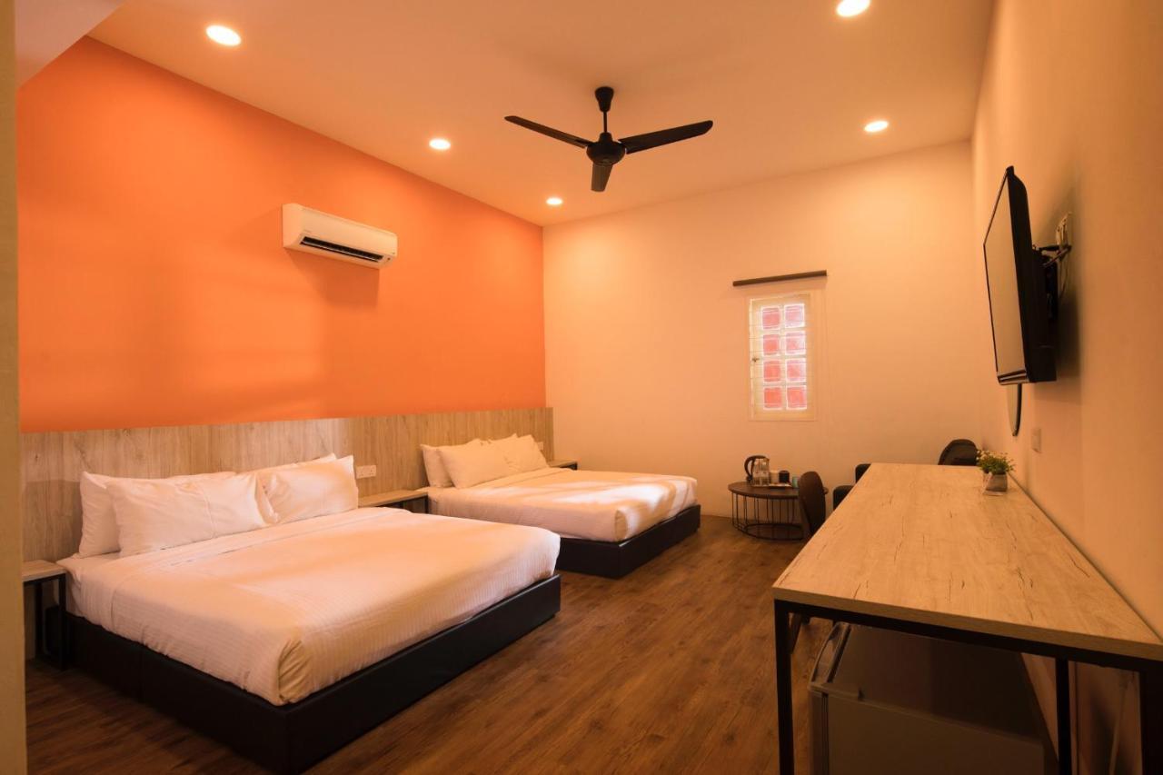 The Wood Boutique Hotel Muar Exterior photo
